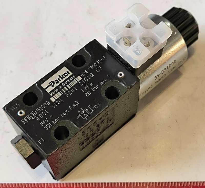 PARKER-005 -   4D01 3151 0201 C1G0Q G7   ( 4D0131510201C1G0QG7 )+ S1-02400 24Vdc ...  cena na dotaz / price on request