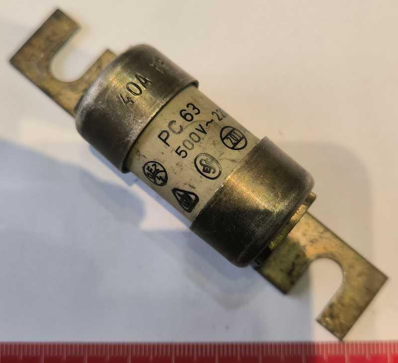 pojistka PC63 63A 500Vstr 220Vss U3  .. použitý / used