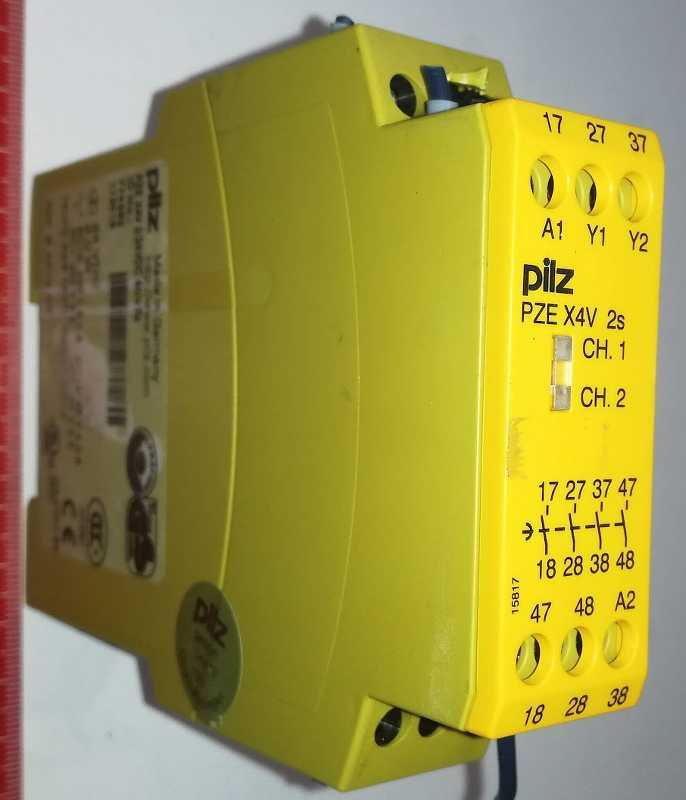 PILZ PNOZ X4V  2/24Vdc ( 774582 )  .. použitý / used.. cena na dotaz / price on request