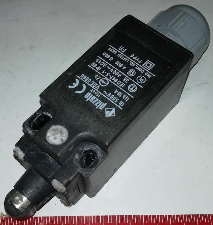 PIZZATO FR koncový spínač .. použitý / used