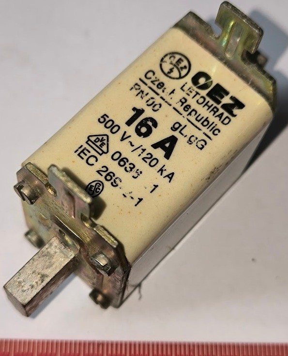 pojistka PN00 - 16A - 500V (001)