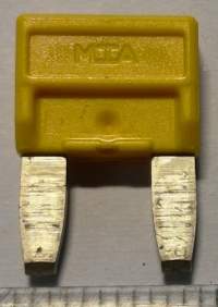 auto pojistka 20A, žlutá   .. balení 20ks za 40Kč