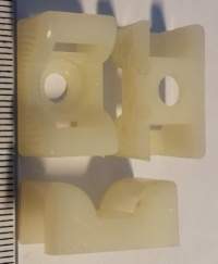 TC142 TY-RAP mounting platel .. balení 50ks za 99Kč