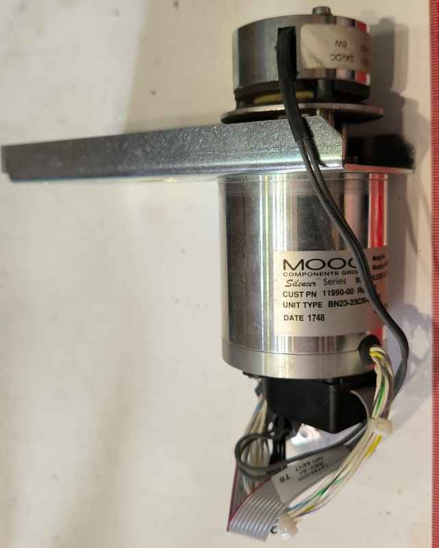 není skladem - sestava pohon-008 :  motor MOOG BN23-23CR-08LHE + STEARNS B130 OBJY2 - 24VDC .. použitý / used