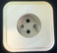 zásuvka, starší z demontáže, nažloutlá barva