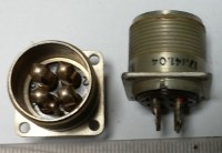 konektor 4+1 pin šroubovací, starší