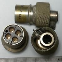 konektor 4 pin šroubovací, starší