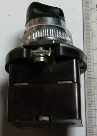 spínač, starší typ