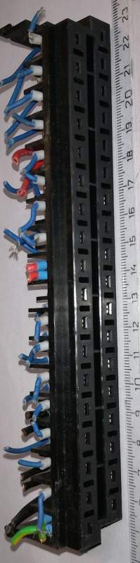 konektor 36pin, starší, na šroubky