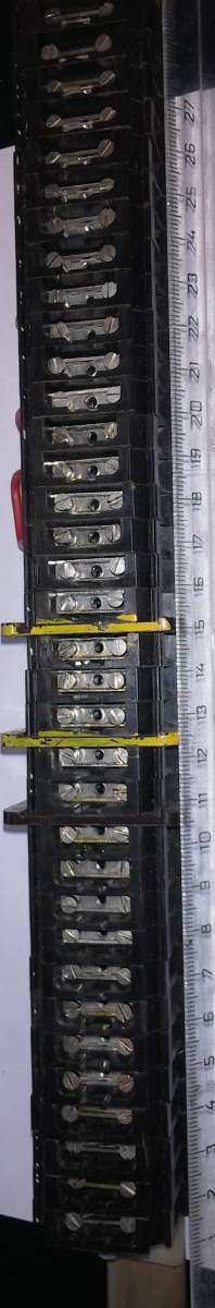 svorkovnicová lišta - 35 svorek, z demontáže