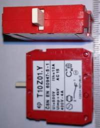 T10Z01Y  - 1x rozpínací kontakt 10A 500V, šroubky ze spodu, rudá barva   .. cena na dotaz / price on request