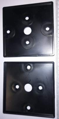 čelní deska - plastový díl z přepínačů OBZOR VS (1+4 díry) černá