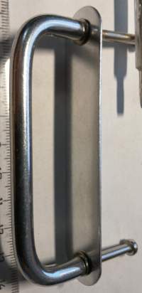 kovová ručka ( na šuplík, ... )