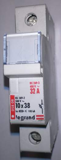 058 08 - FUSE CARRIER - FOR INDUSTRIAL CYLIND CARTRIDGE FUSE 10 X 38 MM - 500 V~ - 1P