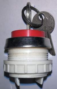 T6D RU červená, v obou polohách lze vytáhnout klíček