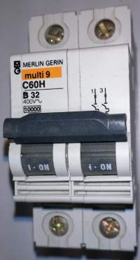 jistič  C60H 2P B 32A Merlin Gerin