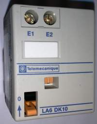 LA6DK10M - Schneider Electric Contactor Latching Block  .. cena na dotaz / price on request