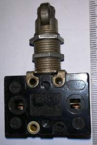 mikrospínač 3594-83833,  váleček v hlaviččce 90st, 4 šroubky   .. cena na dotaz / price on request