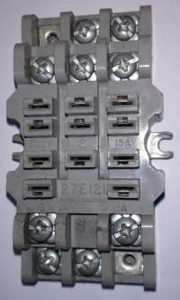 patice pod relé 27E121