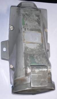 Zásuvka nástěnná 4P 63A , SEZ, z demontáže