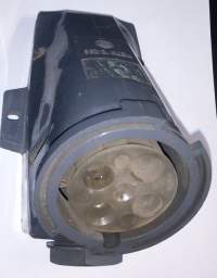 Zásuvka nástěnná 4P 63A , SEZ, z demontáže, bez krytky