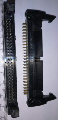 konektor IDC vidlice 50 pin (2x25) s vysouvacím mechanismem