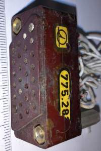 konektor 4x7 pin starší, použitý   .. cena na dotaz / price on request