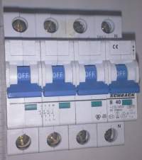 jistič 4-pol Schrack B40