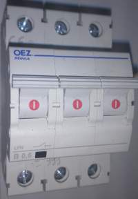 jistič 3-pol OEZ MINIA B0,6