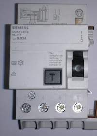 SIEMENS 5SM2342-6 - Proudový chránič - 4pol,6-40A,st.pr. 30mA, .. cena na dotaz / price on request