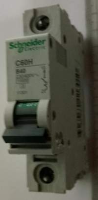 jistič C60H B40Schneider