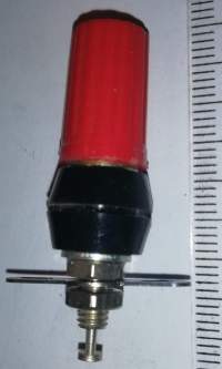 není skladem - zdířka panelová na banánek, červeno/černá ....  balení 5ks za 99 Kč