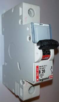 jistič 1P B20 LEGRAND 06161