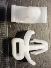 není skladem - 176-5034-1 - upevnění stahovacího pásku,  .. balení 39ks za 50Kč