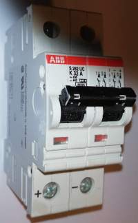 není skladem - jistič ABB S28UC K32A