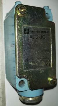 spínač XC2-JC telemecanique   .. cena na dotaz / price on request