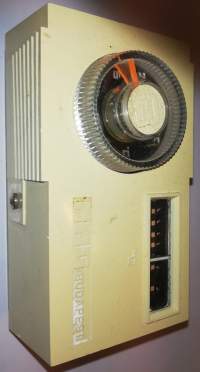 termostat, starší, z demontáže