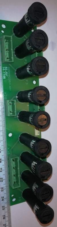 deska na ND, 9x pojistkové pouzdro