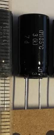 není skladem - C 100uF 50V 10x20mm 85°C .. balení 200ks za 49Kč