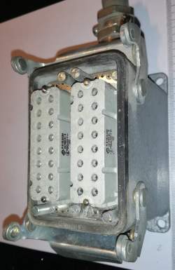 konektor 2x16pin samice, použitý  .. cena na dotaz / price on request