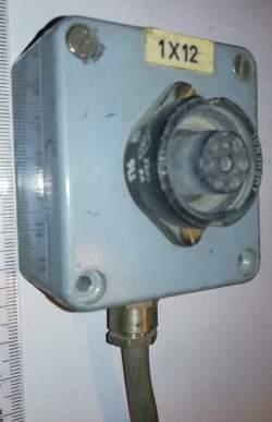 krabička se 7pin konektorem AMPHENOL z demontáže