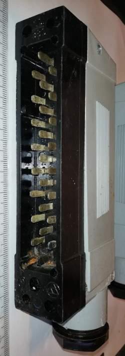 silový konektor 25pin (8+9+8) 3řady černý v krytce, 10A 380V, VM25P1, z demontáže   .. cena na dotaz / price on request