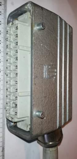 silový konektor 24pin samice, 16A 380V, z demontáže