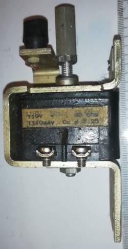 elektromagnet 110Vss 40 ohm , z demontáže  .. cena na dotaz / price on request