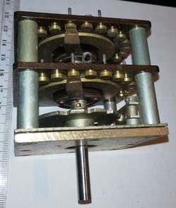 není skladem - přepínač 2 patra  .. cena na dotaz / price on request