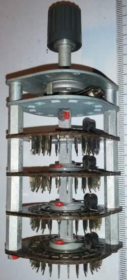 přepínač,pertinax 4 patra, 25 poloh