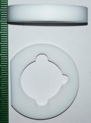 posuvná podložka  ? asi teflon?    .. balení 5ks za 40Kč