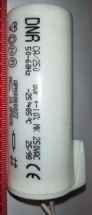 DNA APN0080022 - 8uF 250V 50Hz 10%, starší