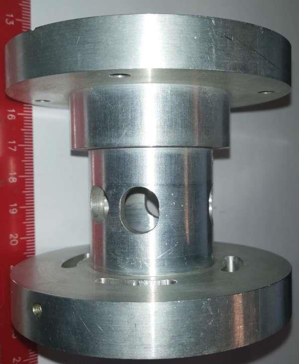 Al příruba ke snímači IRC .. průměr 80mm, výška 70mm