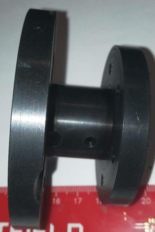 Al příruba ke snímači IRC .. průměr 80/60mm, výška 40mm, černá